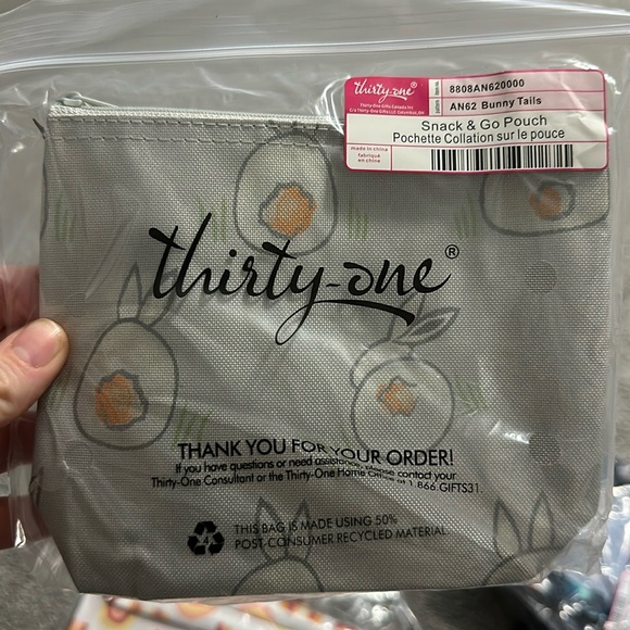 Thirty-One Bunny Tails Snack & Go Pouch - Picture 1 of 3